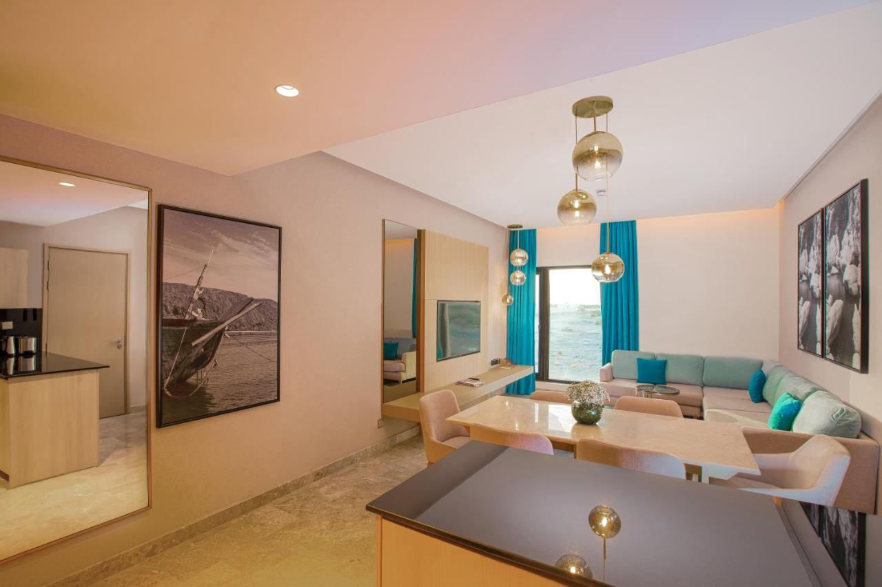 Maani Muscat Hotel & Suites エクステリア 写真