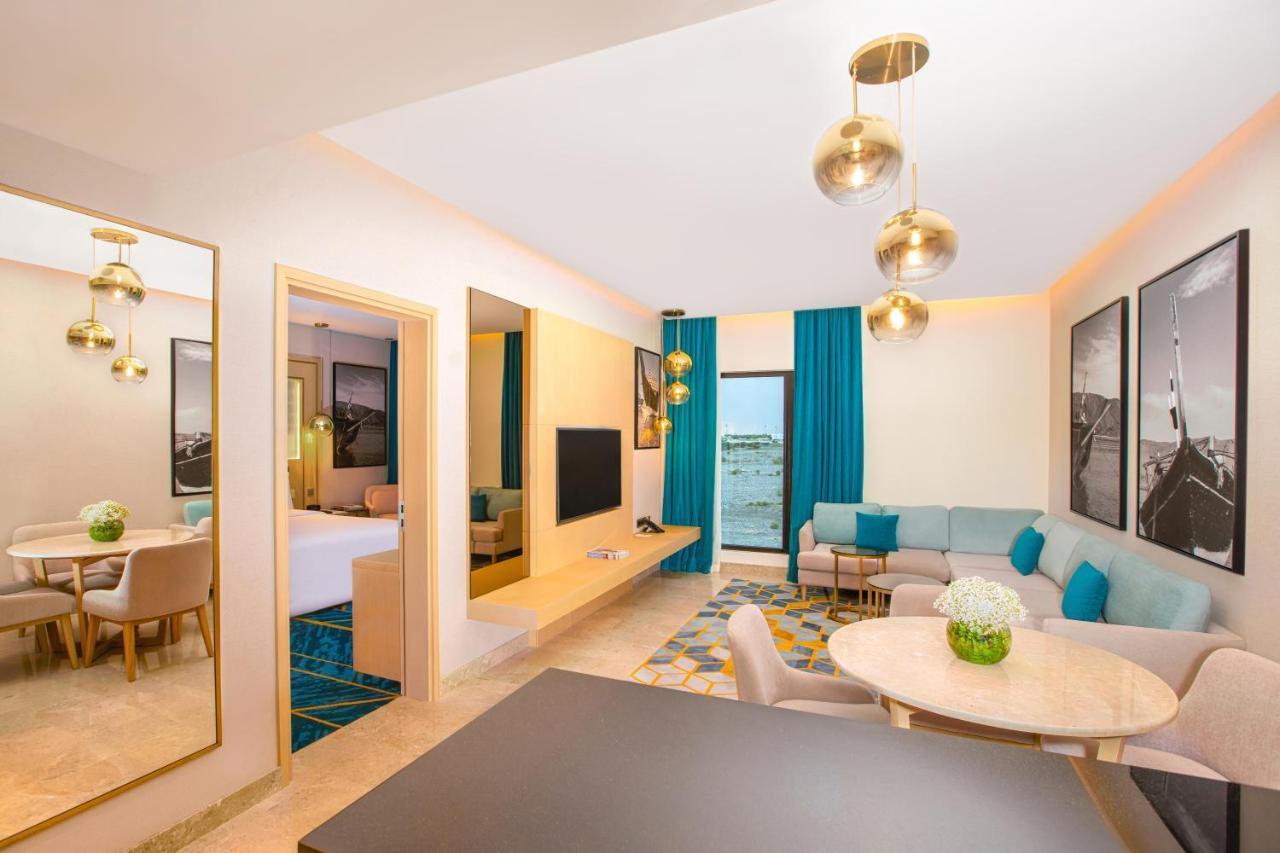 Maani Muscat Hotel & Suites エクステリア 写真